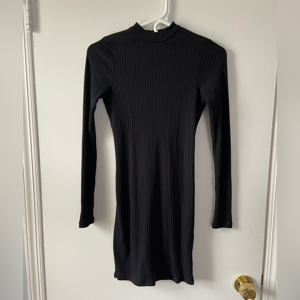 Black open-back bodycon dress